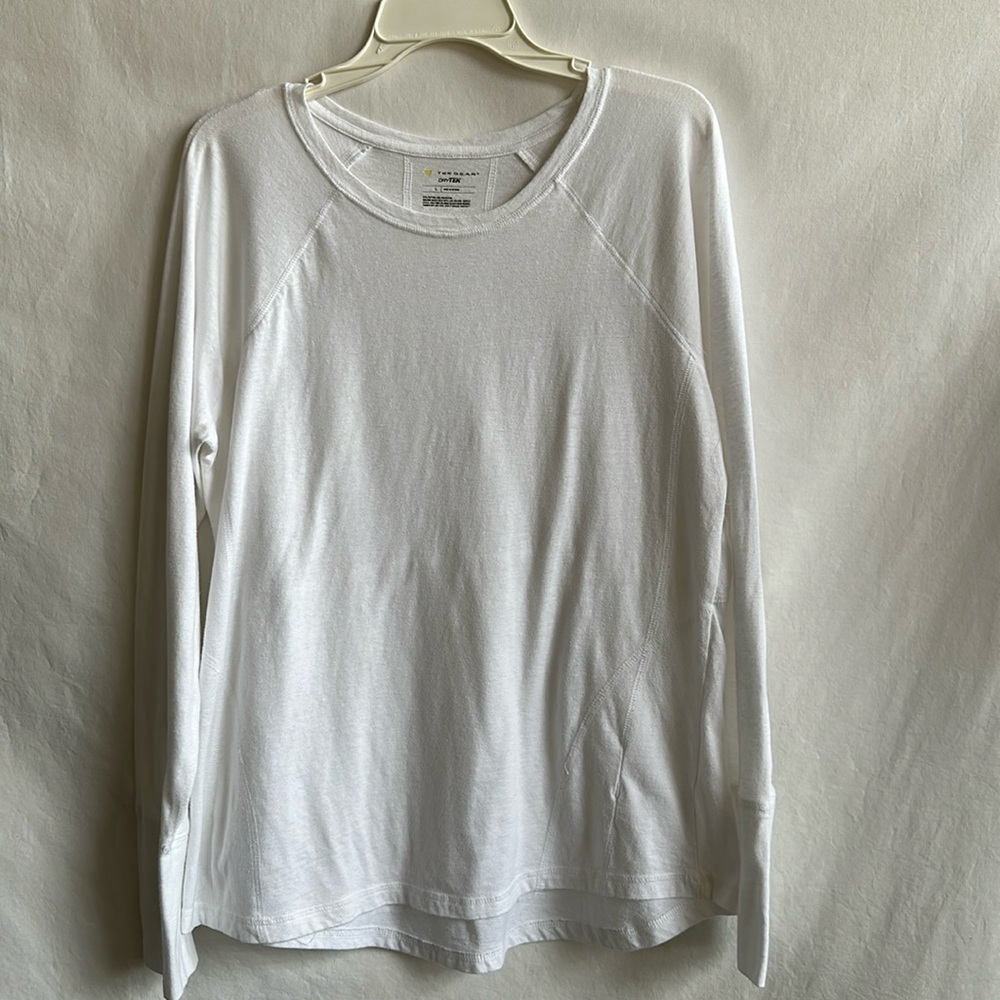 Tek Gear DryTek white long sleeve tee with thumb holes, size L